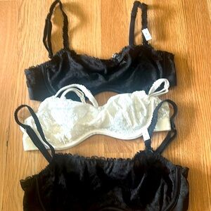 New PINK bra lot